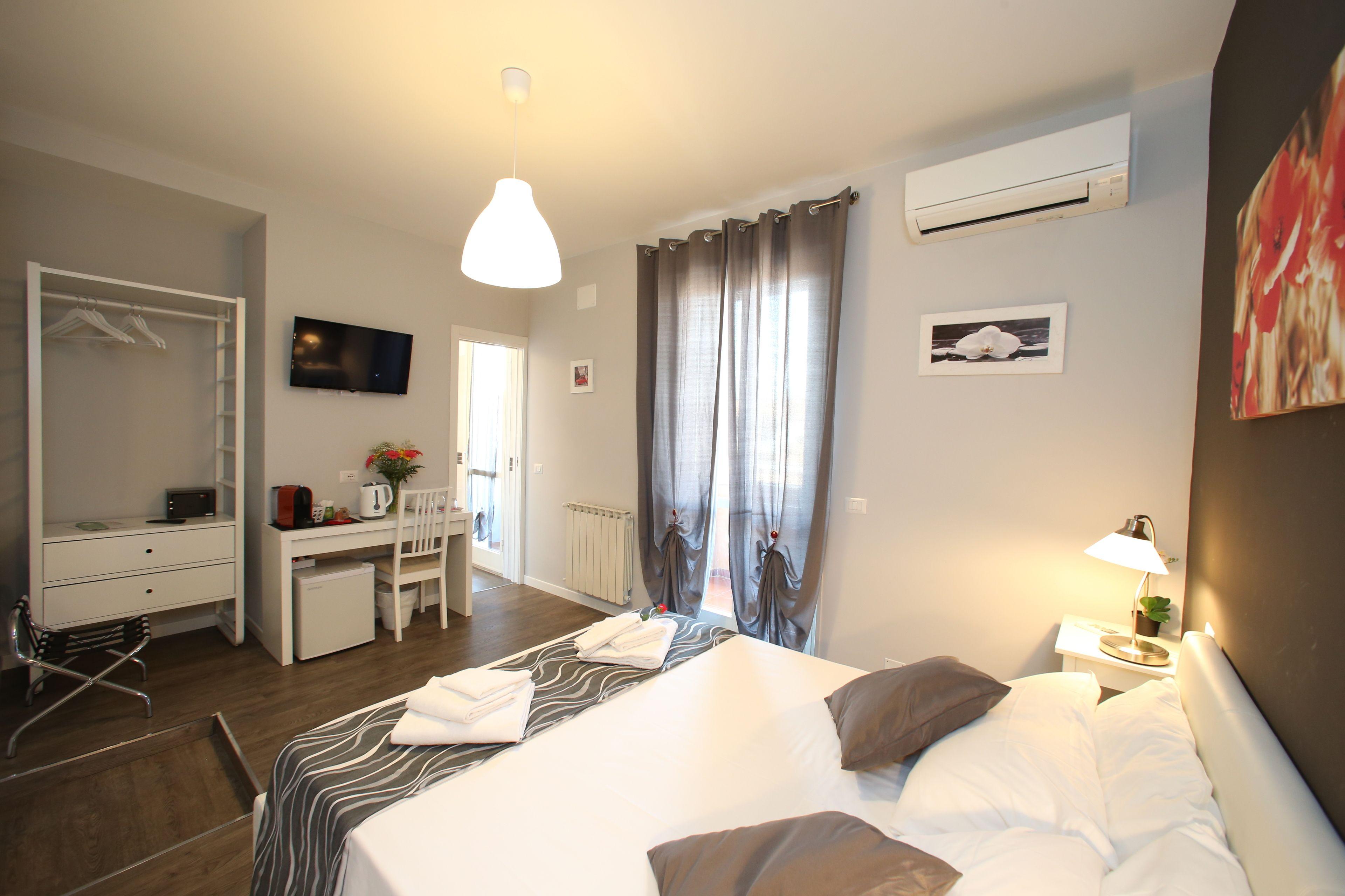 A 2 Passi Dai Musei Luxury Guest House — Photos 1
